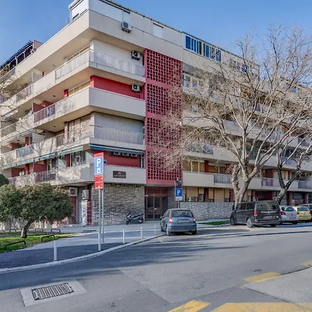Lichia Amia Luxury Apartment