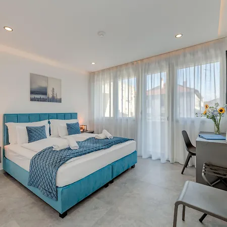 Lichia Amia Luxury * Split