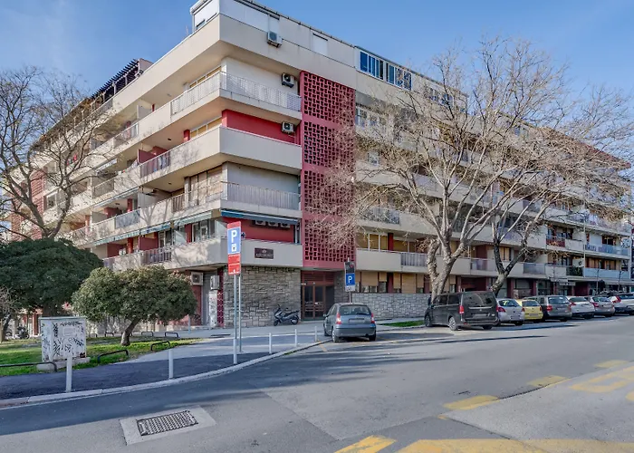 Lichia Amia Luxury Apartment